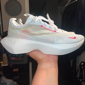 NWOT Womens Nike Vista Lite